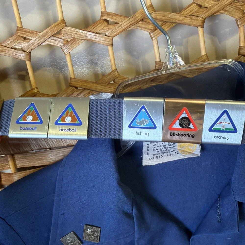 VTG BSA Blue Boy Scouts Official Long Sleeve Uniform Button Shirt Patches Belt
